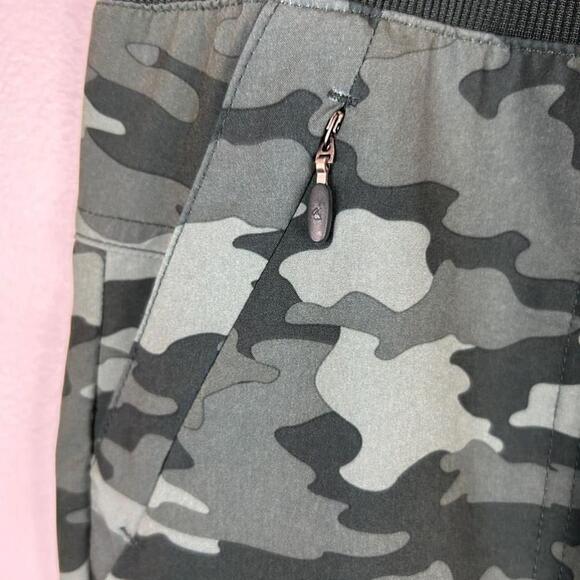 Kyodan Green Camouflage Capri Pants Large - Picture 6 of 13